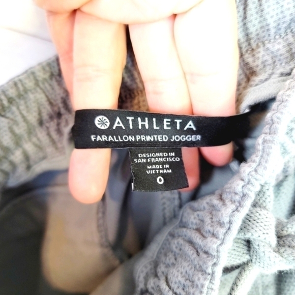 ATHLETA FARALLON PRINTED JOGGERS, SZ 0 - Picture 4 of 10